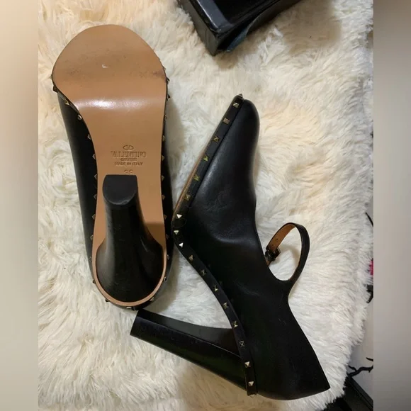 $995 Valentino ‘Soul Stud’ Rockstud Black Leather Mary Jane Pumps Size 8 / 38.5